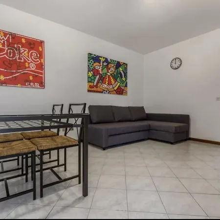 Mi Casa Arco Della Pace Apartment